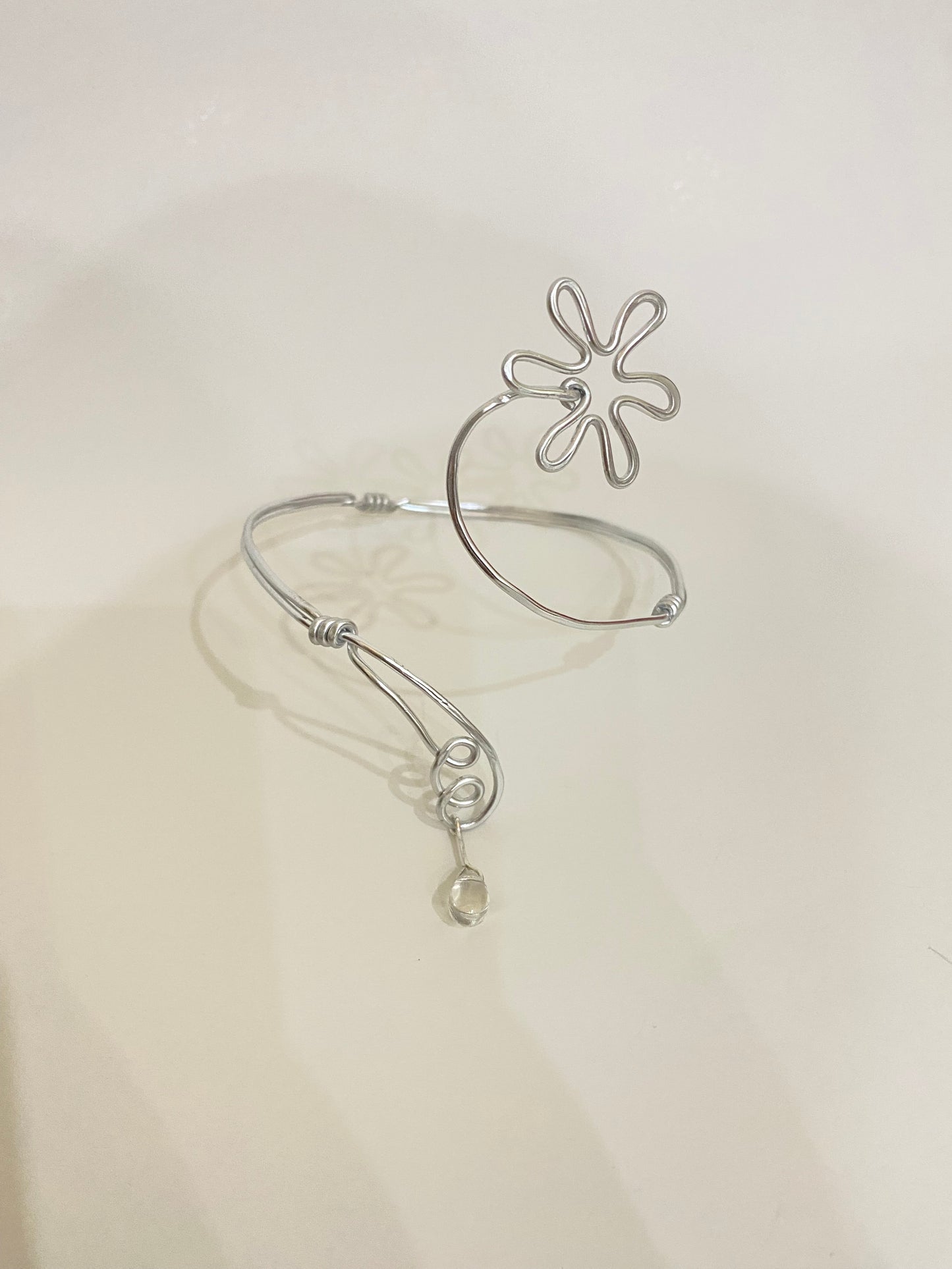 Daisy Upper arm cuff