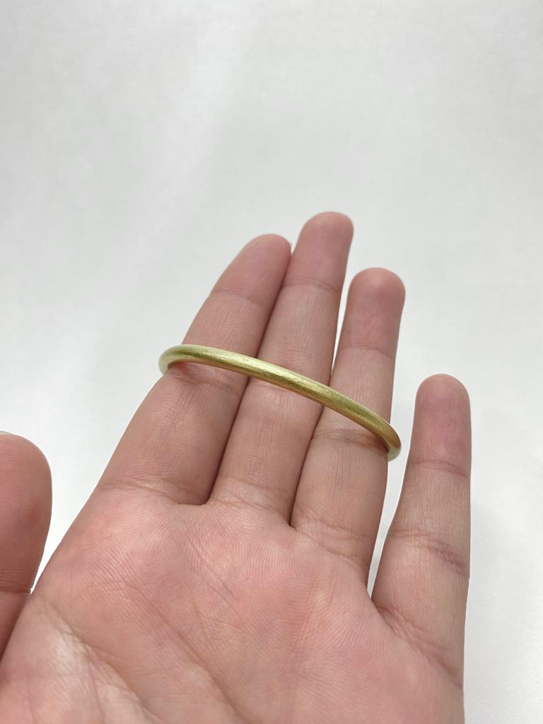 Plain Golden Wire Bracelet