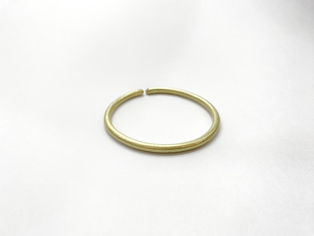 Plain Golden Wire Bracelet