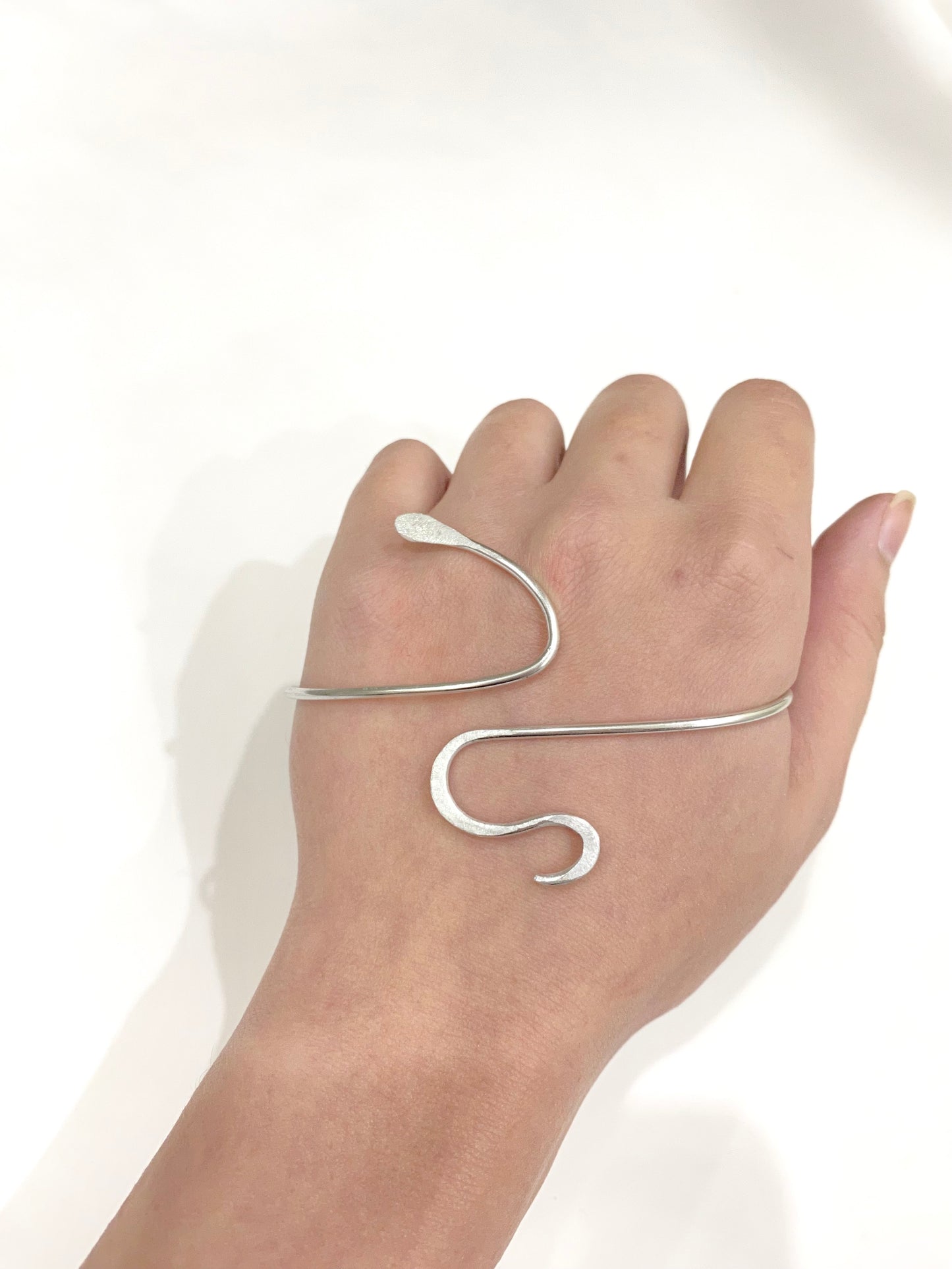 Single Wire Snake Palm Cuff