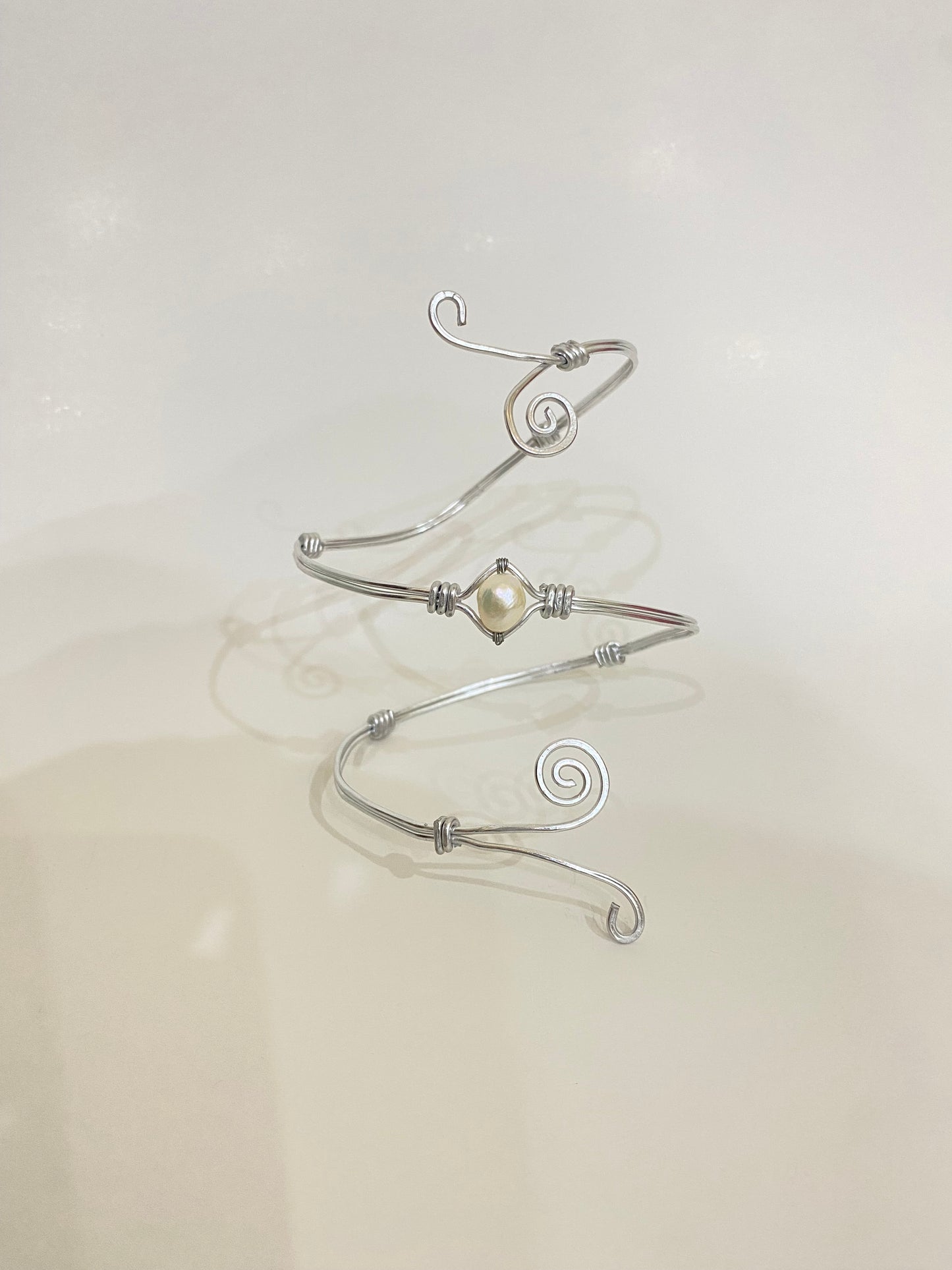 Pearl Upper arm cuff