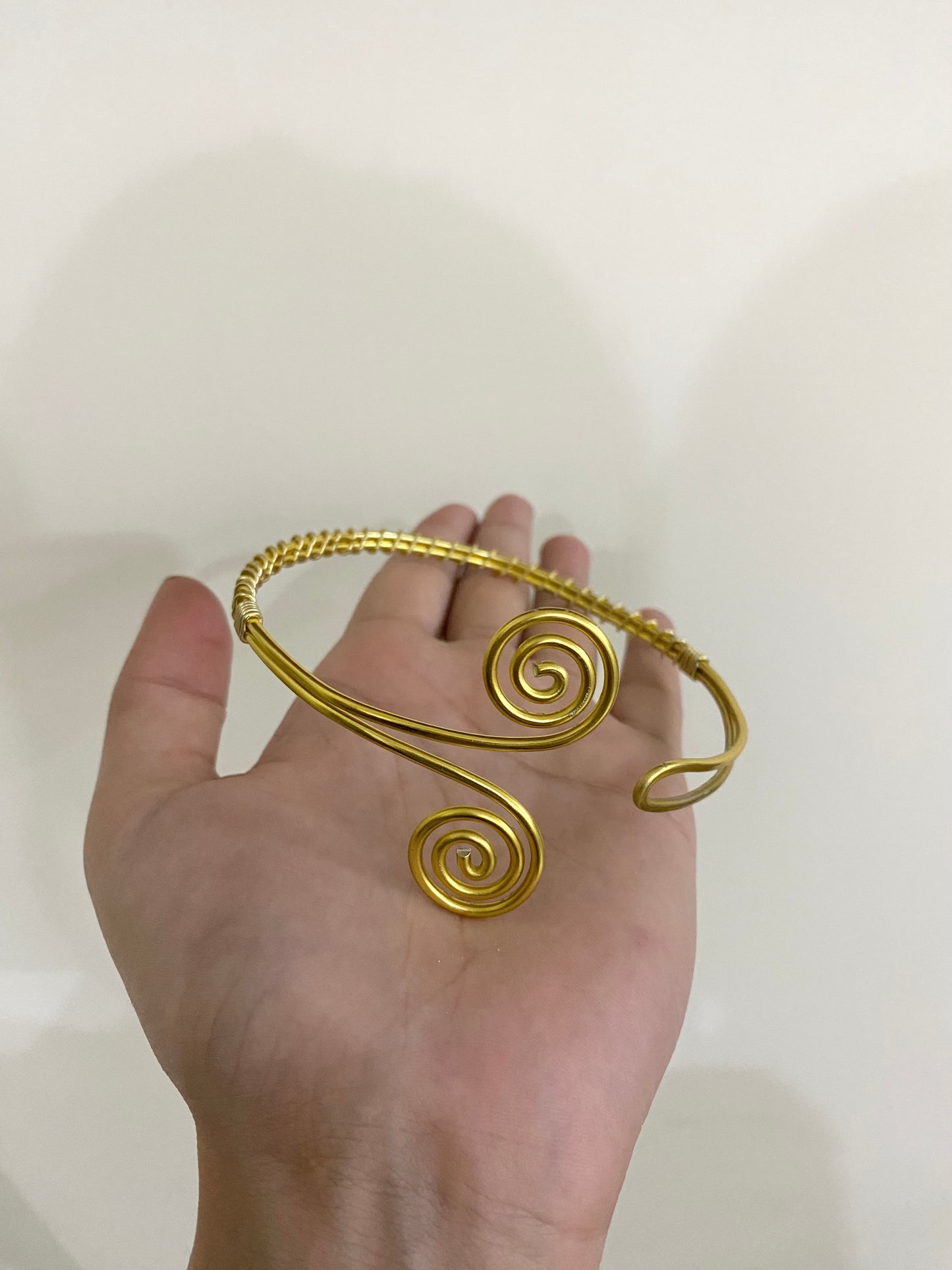 Cloudy Upper arm cuff