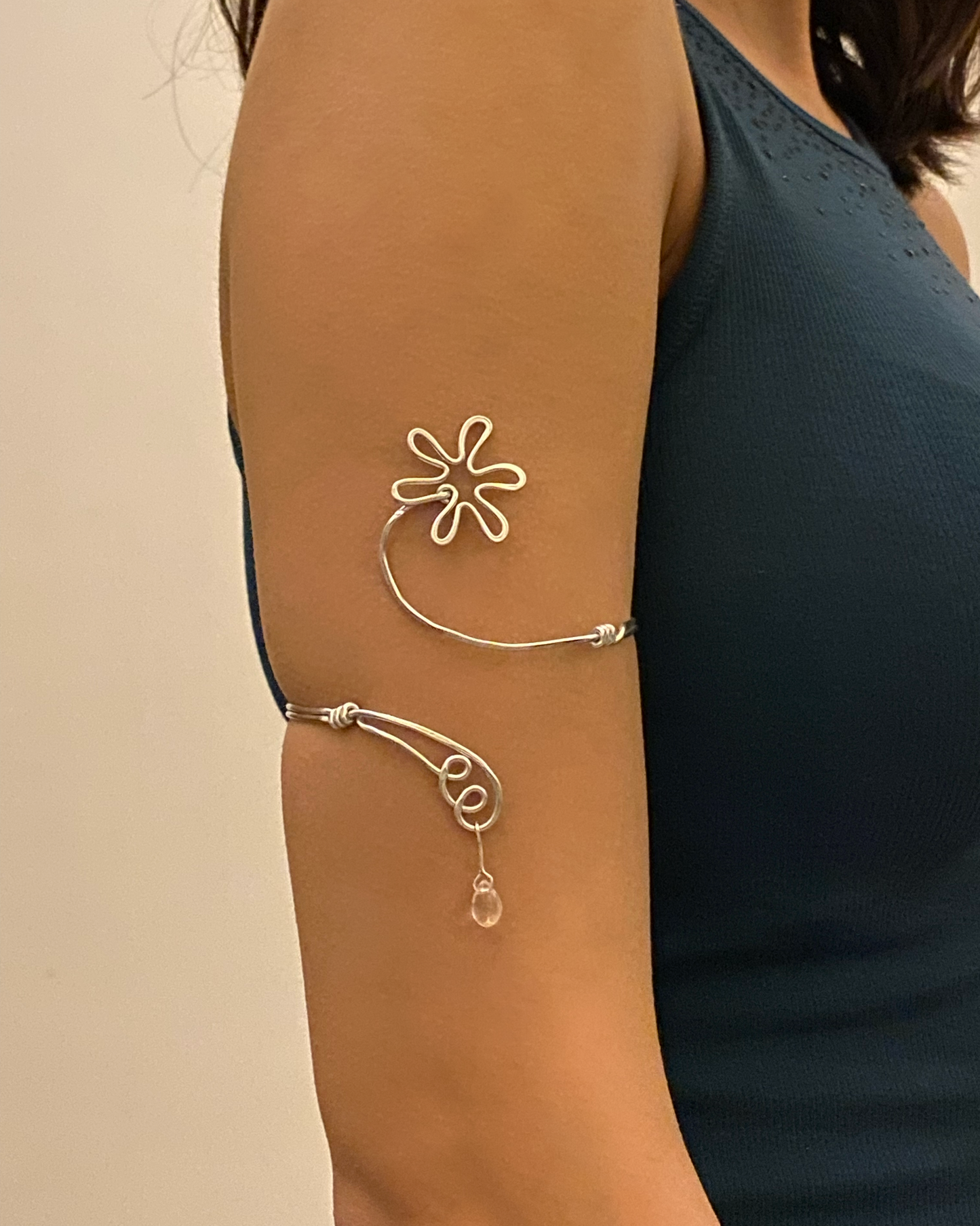 Daisy Upper arm cuff