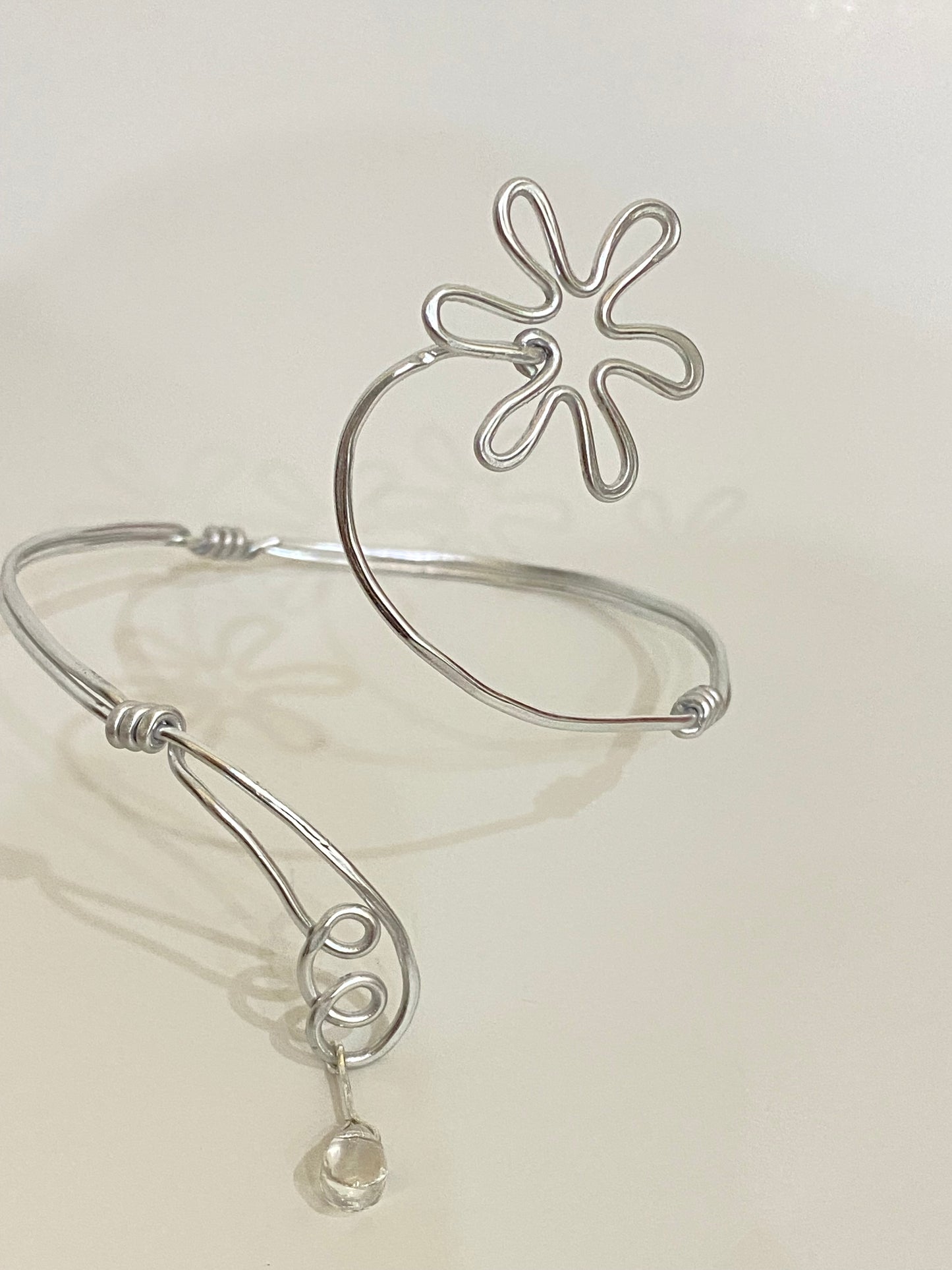 Daisy Upper arm cuff