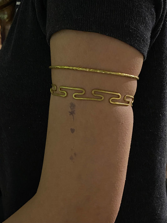 Maze design Upper armcuff