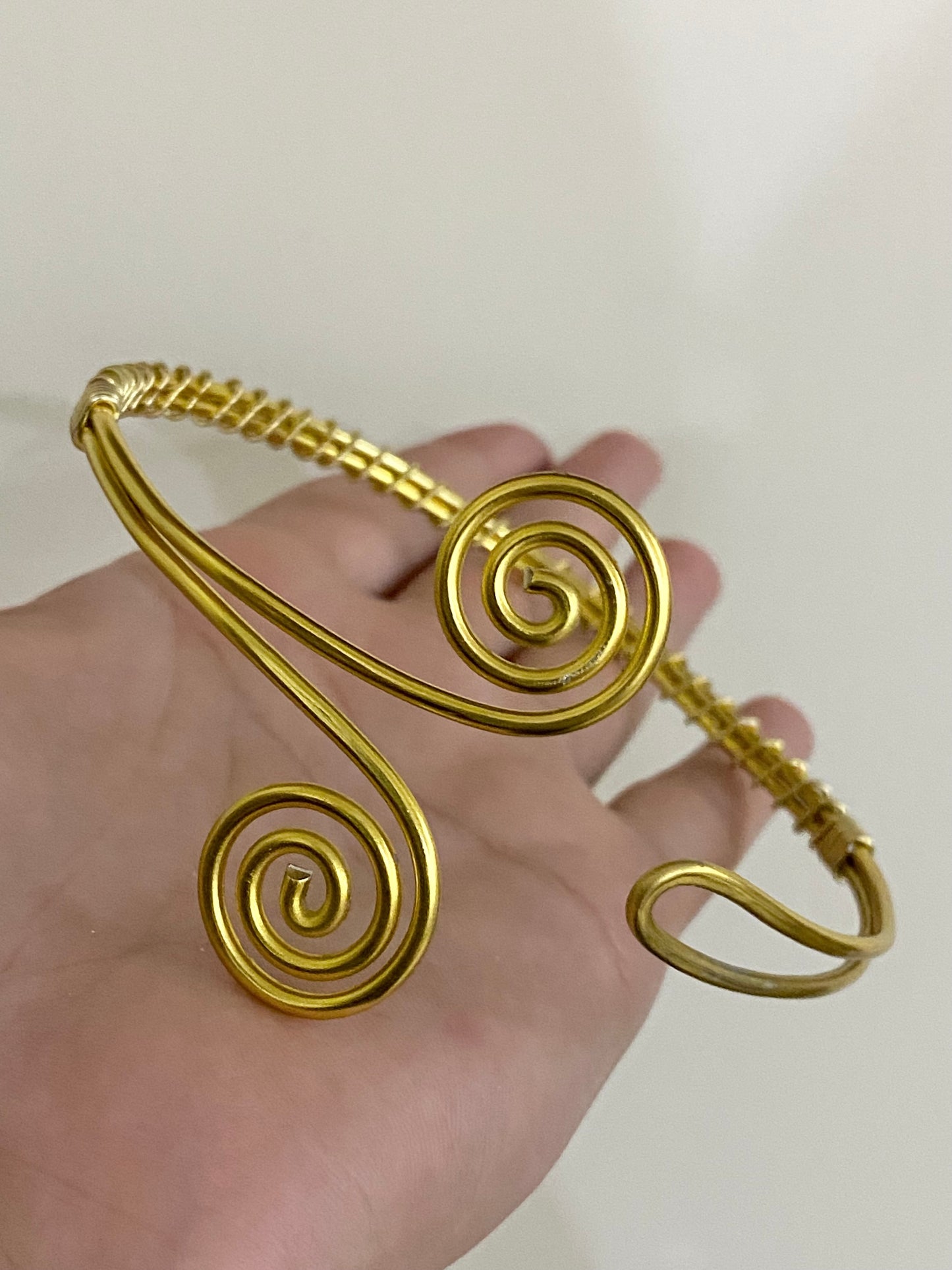 Cloudy Upper arm cuff