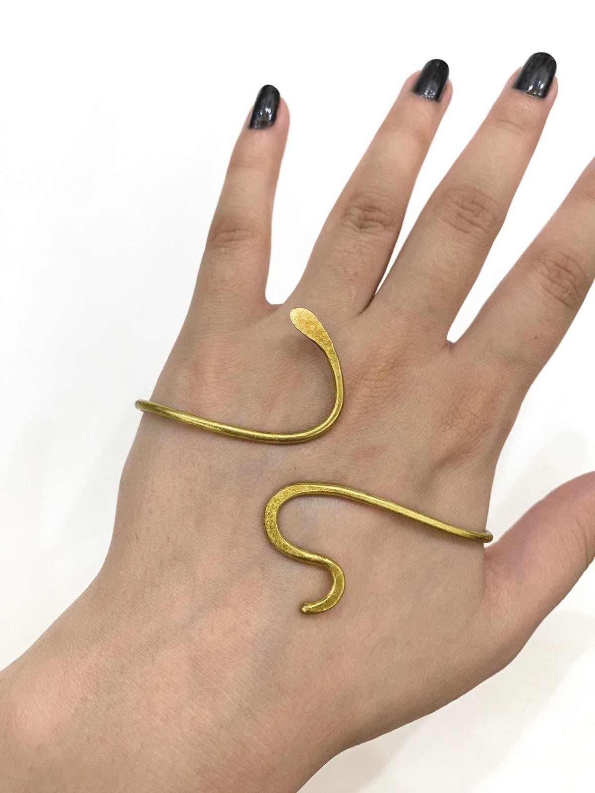 Single Wire Snake Palm Cuff