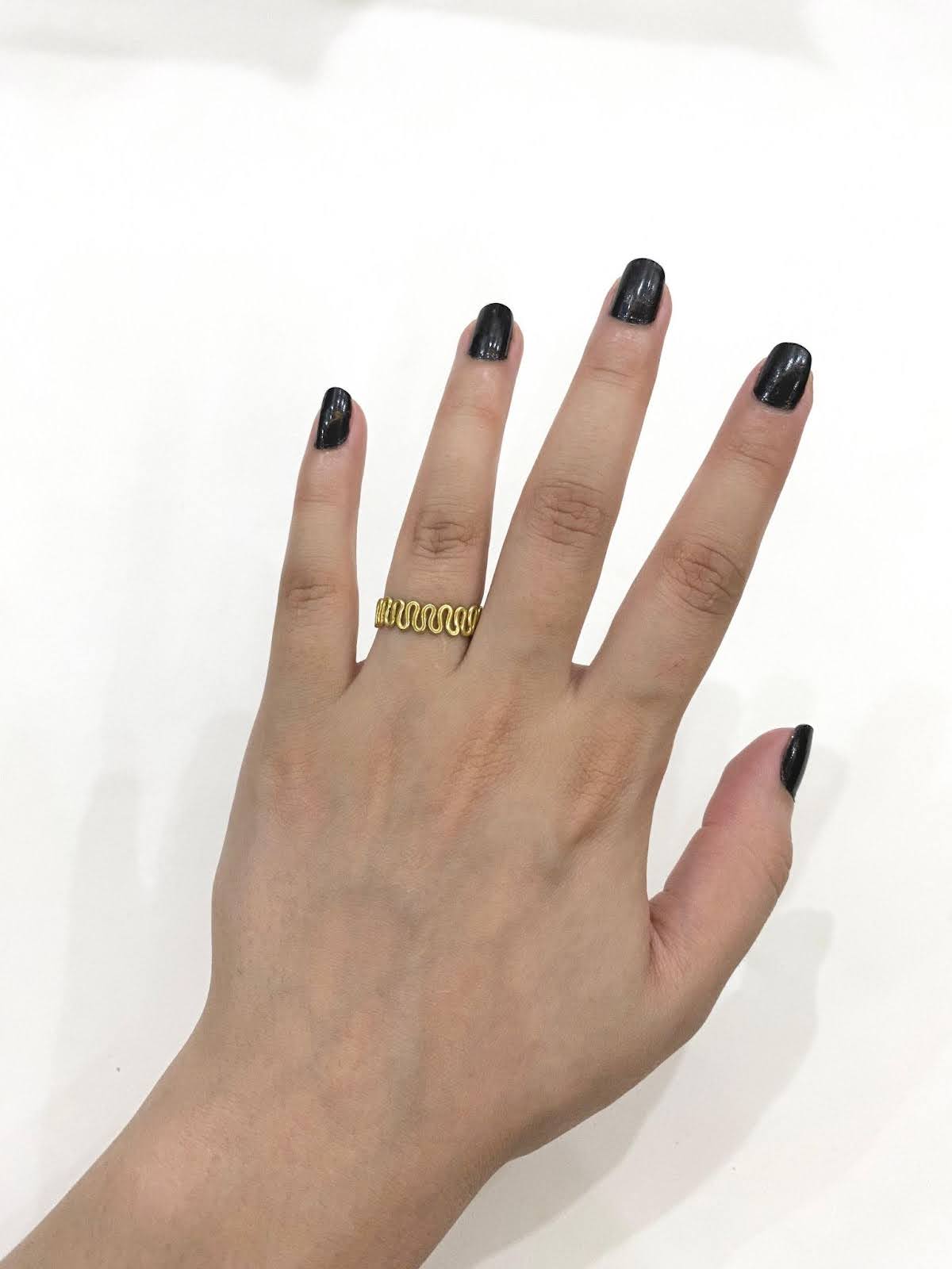 Wiggle Golden Wire Ring