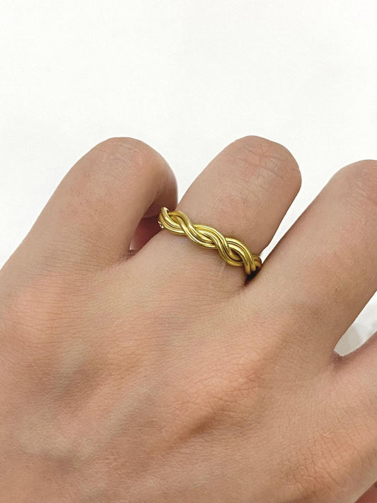 Double Twisted Golden Wire Ring