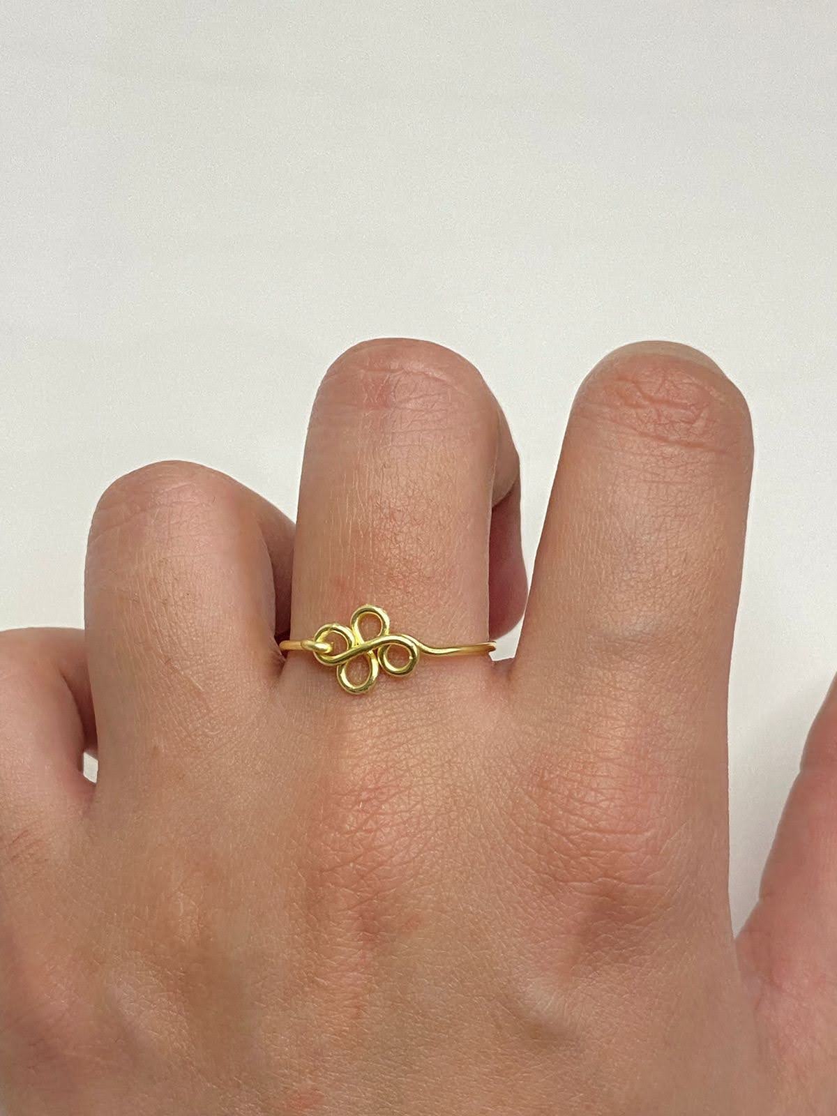 Four Petals Wire Ring