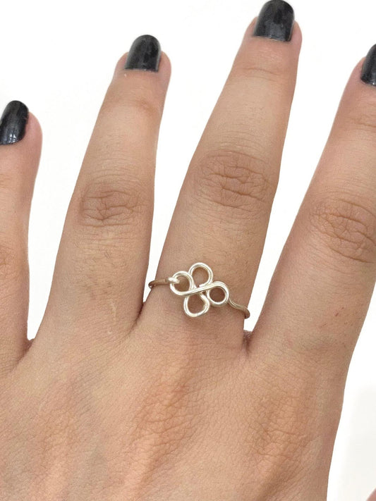 Four Petals Wire Ring