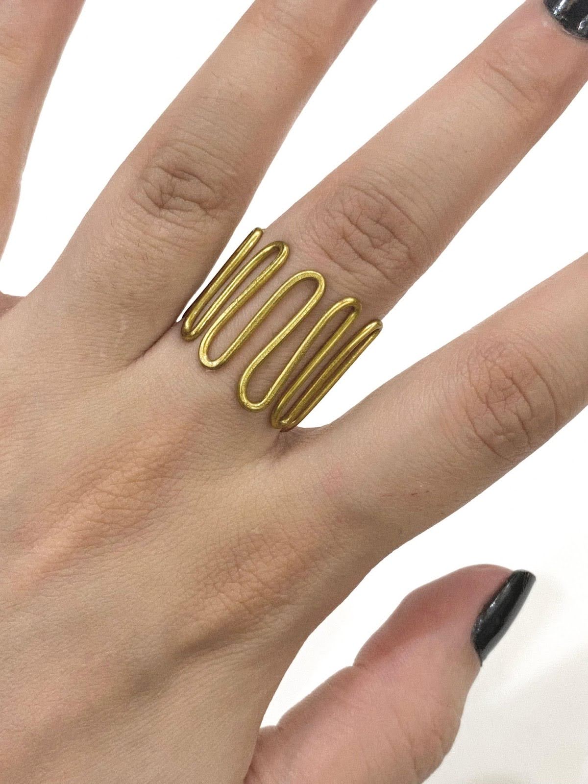 Long Wiggle Golden Wire Ring